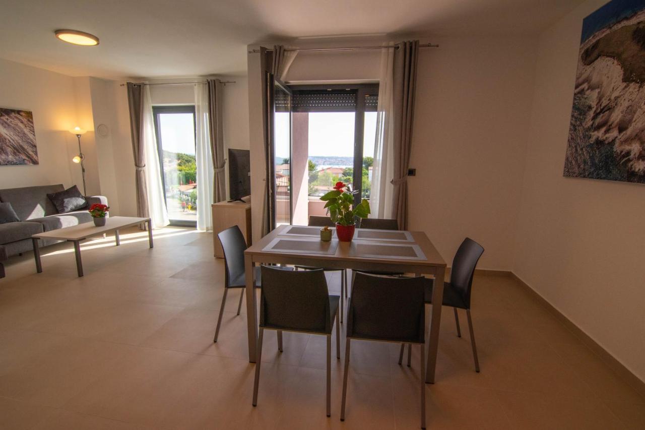 Luxury Apartment Faro With Sea View And Swimming Pool بريمونتيرا المظهر الخارجي الصورة